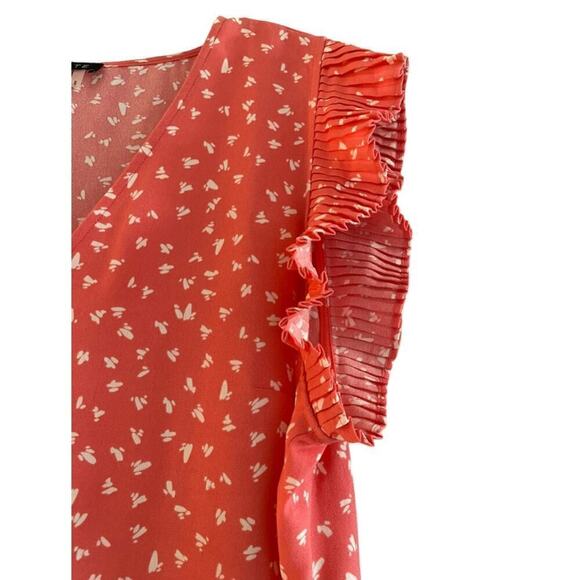 Blouse top coral contemporary print pleated cap sleeve rounded bottom V-neck L
C - Picture 4 of 7